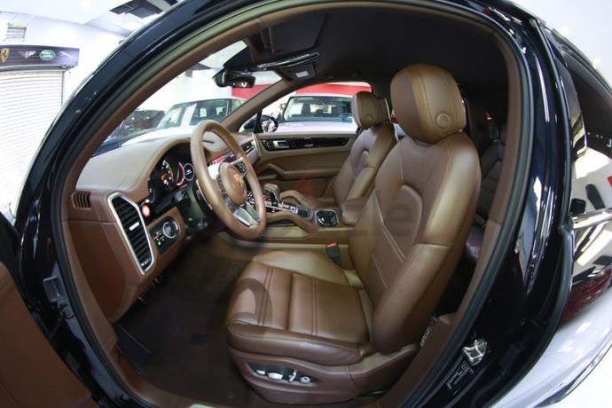 brand-new-2019-porsche-cayenne-s-with-warranty-big-13