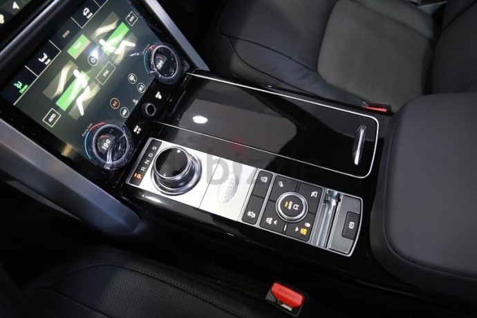 brand-new-2020-range-rover-vogue-p400-svo-kit-gcc-specs-under-warranty-and-service-contract-big-11