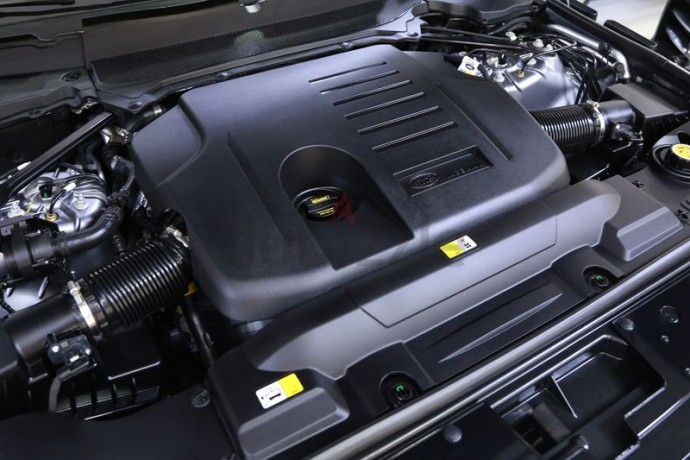 brand-new-2020-range-rover-vogue-p400-svo-kit-gcc-specs-under-warranty-and-service-contract-big-3