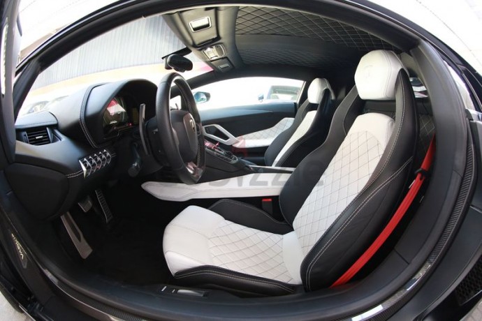2018-matte-finish-aventador-s-q-citura-interiorgcc-under-warranty-low-km-big-15