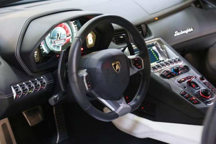 2018-matte-finish-aventador-s-q-citura-interiorgcc-under-warranty-low-km-big-10