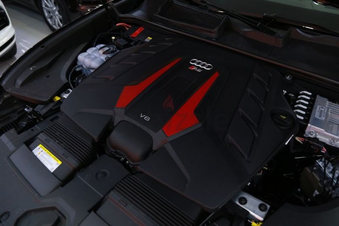 2020-brand-new-fully-loaded-audi-rs-q8-under-warranty-at-competitive-price-big-2