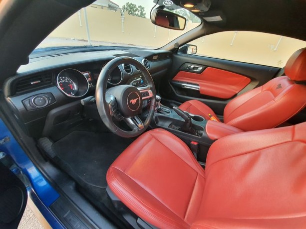 mustang-2018-in-brand-new-condition-big-0