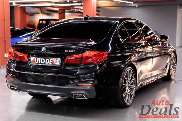 bmw-540i-2018-gcc-under-warranty-big-10