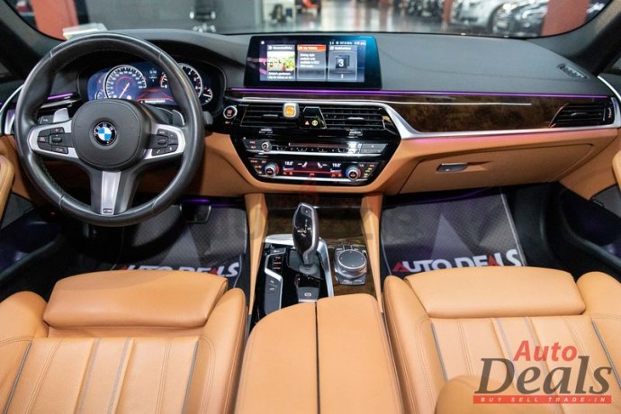 bmw-540i-2018-gcc-under-warranty-big-8