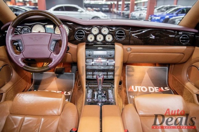 bentley-azure-2009-gcc-convertible-big-9