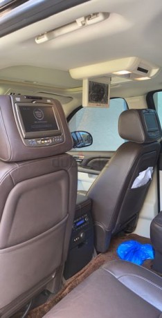 cadillac-escalade-platinum-big-0