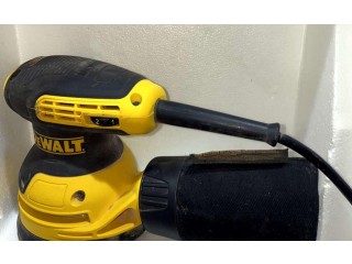 
                        DeWalt Random Sander                                            
