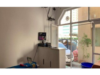 
                        مغسلة بكامل لاوازمها للبيع                                            