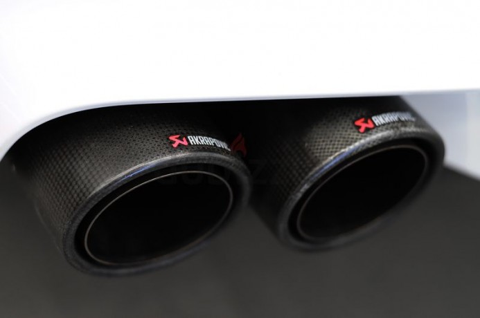m5-44-v8-gcc-akrapovic-exhaust-accident-free-big-3