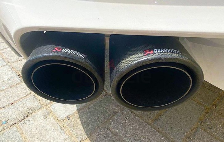 m5-44-v8-gcc-akrapovic-exhaust-accident-free-big-2