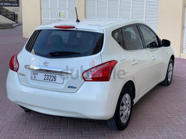 nissan-tida-2016-white-gcc-single-owner-big-5
