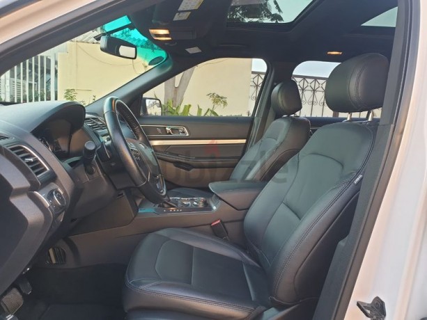 2017-ford-explorer-full-option-4wd-gcc-under-al-tayer-warranty-panoramicnavigation-are-there-big-0