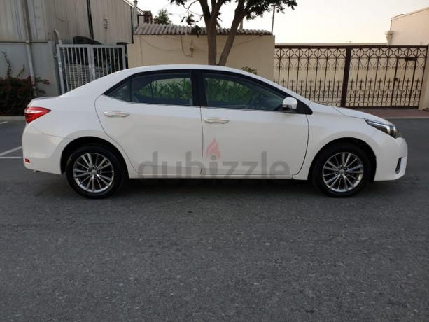 2015-toyota-corolla-se-20l-gcc-under-warrantyoriginal-paint-with-full-service-history-big-6