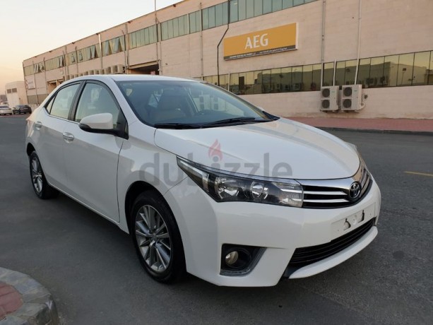 2015-toyota-corolla-se-20l-gcc-under-warrantyoriginal-paint-with-full-service-history-big-3