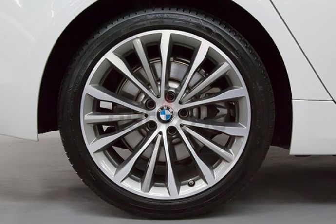 bmw-5-series-530i-luxury-line-big-0
