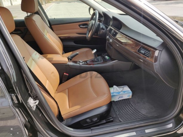 2011-335i-manual-big-3