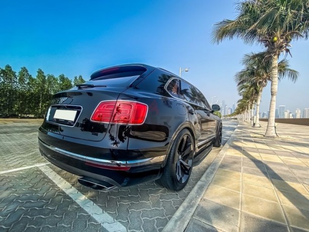 bentley-bentayga-v12-big-10