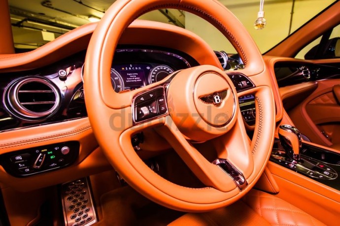 bentley-bentayga-v12-big-3