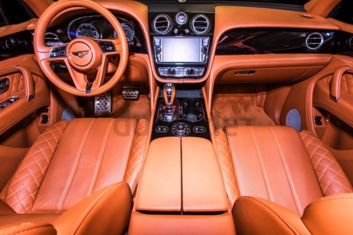 bentley-bentayga-v12-big-0
