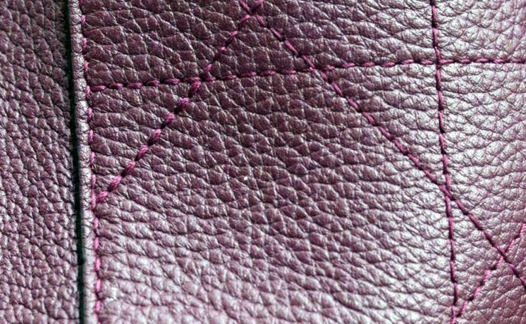 a-used-hand-bags-with-a-great-quality-is-up-for-sale-big-2