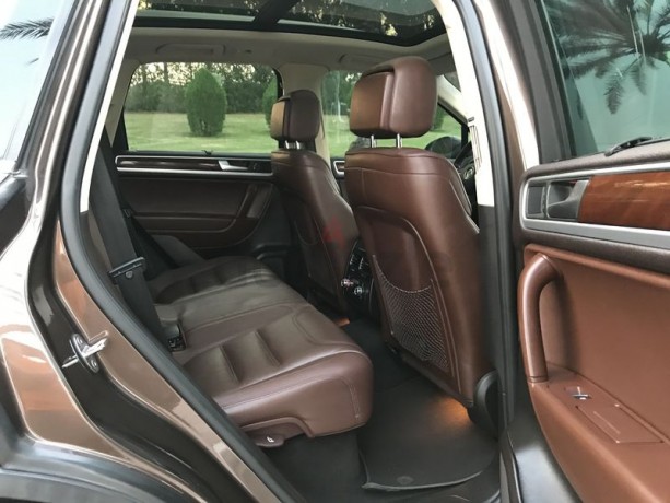 vw-touareg-2015-gulf-specs-full-option-v6-36l-awd-4x4-big-11