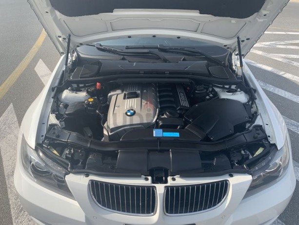 bmw330i-model-2007-with-sport-edition-big-11