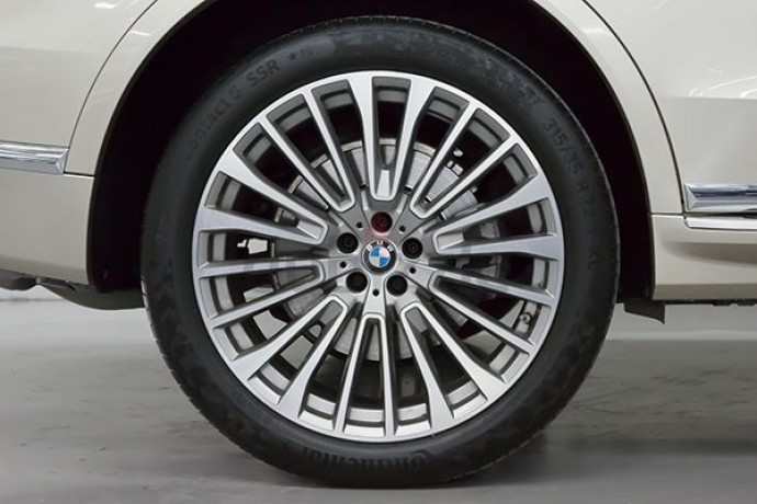 bmw-x7-50i-pure-excellenceref-no-61225-big-0