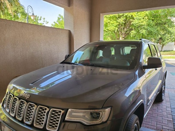 jeep-grand-cherokee-overland-2019-big-2