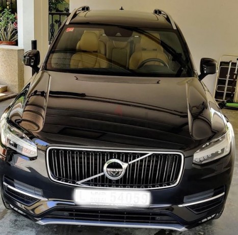 2017-xc90-t6-inscription-awd-extd-warranty-expat-big-8