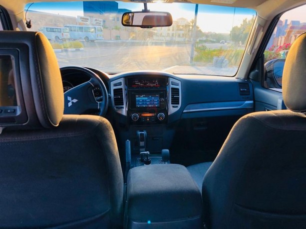 amazing-mitsubishi-pajero-35l2016very-low-mileage-2-keysnot-to-be-missed-offer-big-10