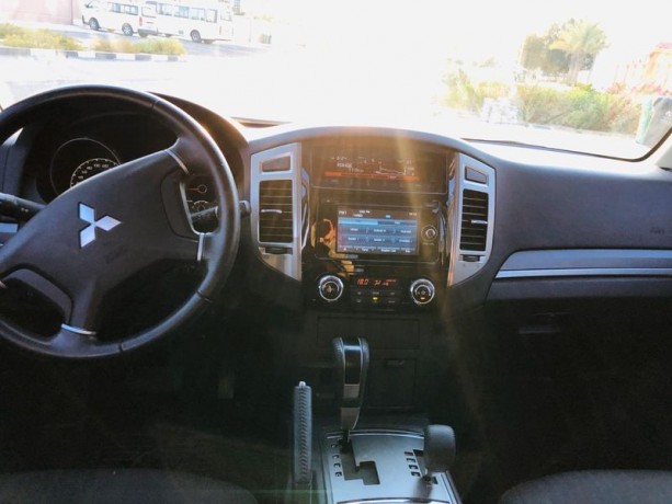 amazing-mitsubishi-pajero-35l2016very-low-mileage-2-keysnot-to-be-missed-offer-big-9