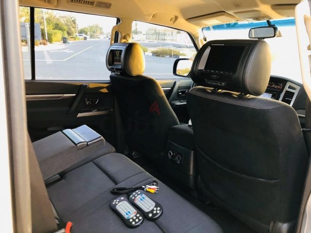 amazing-mitsubishi-pajero-35l2016very-low-mileage-2-keysnot-to-be-missed-offer-big-8