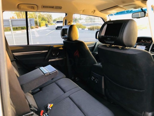 amazing-mitsubishi-pajero-35l2016very-low-mileage-2-keysnot-to-be-missed-offer-big-6