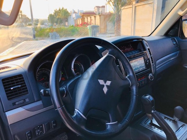 amazing-mitsubishi-pajero-35l2016very-low-mileage-2-keysnot-to-be-missed-offer-big-5