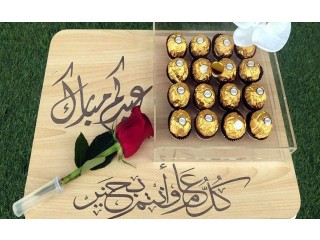 
                        هدية لوحه خشبية مع الورد الطبيعي والشوكلاته                                            