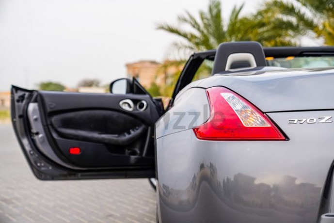 aed-1253-per-month-0-dp-nissan-370z-convertible-low-mileage-big-10