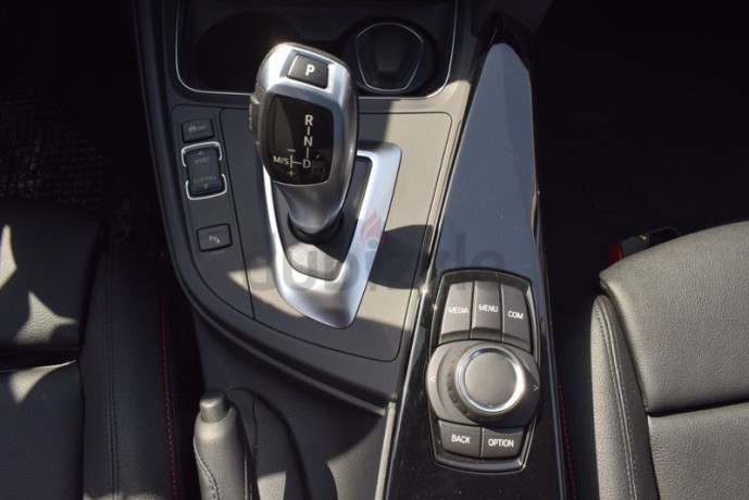 bmw-318-i-sport-2018-gcc-2-year-warranty-with-open-km-big-0