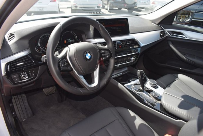 bmw-520-i-2019-under-warranty-2019-gcc-big-12