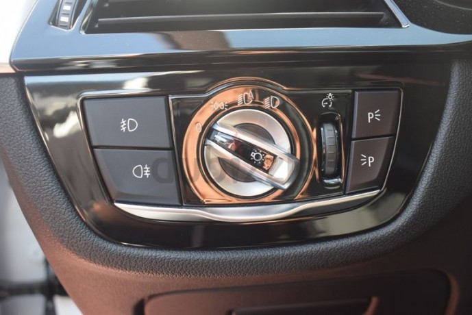 bmw-520-i-2019-under-warranty-2019-gcc-big-9