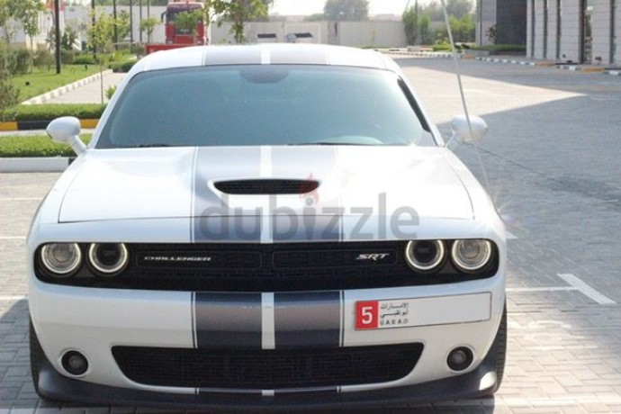 low-mileage-2015-dodge-challenger-srt-big-3