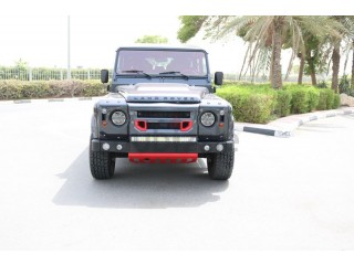 
                            
                            Land Rover DEFENDER KAHN EDITION 2014
                            
                        