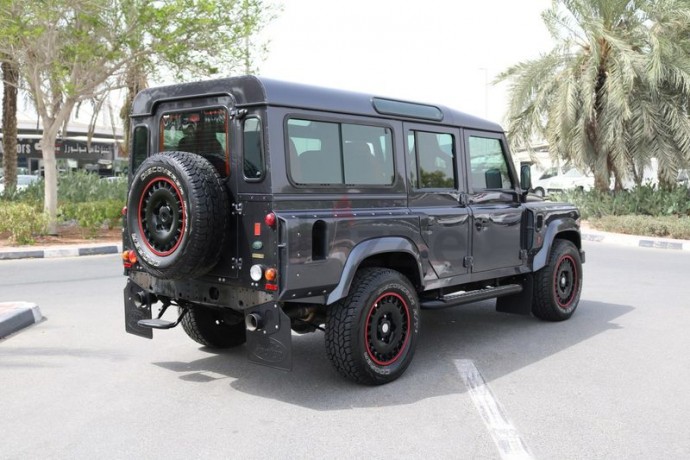 land-rover-defender-kahn-edition-2014-big-3