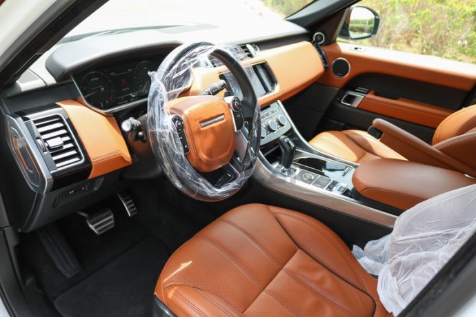 range-rover-sport-supercharged-2015-all-service-from-al-tayer-big-2