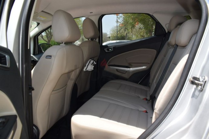 titanium-gcc-ford-ecosport-2018original-paints-under-warranty-service-history-big-11