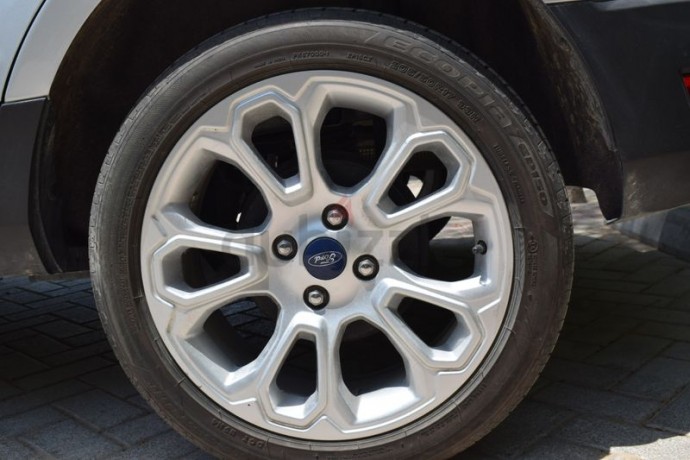 titanium-gcc-ford-ecosport-2018original-paints-under-warranty-service-history-big-0