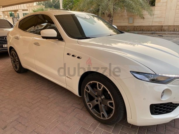 maserati-levante-sq4-granlusso-2018-big-1
