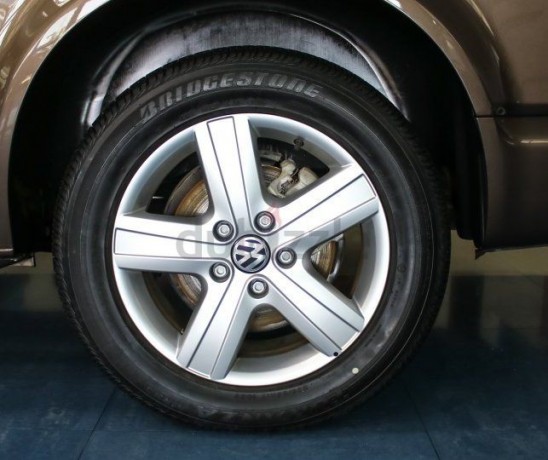 volkswagen-multivan-tsi-2015-brown-gcc-specification-3-years-warranty-big-0