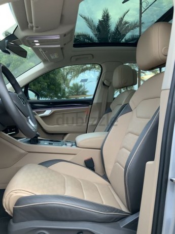 volkswagen-touareg-2018-top-spec-22000km-big-1