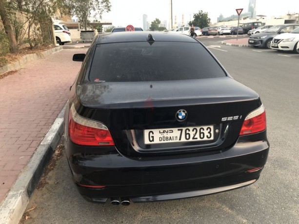 clean-lady-driven-525i-big-1